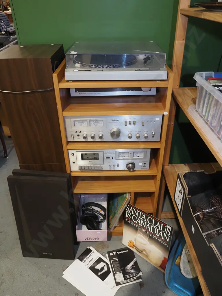 Technics stereo in wooden cabinet - SU-T400 amp, SL-B303 turntable, SB-1310 speakers, cassette deck, tuner etc. Image 1++