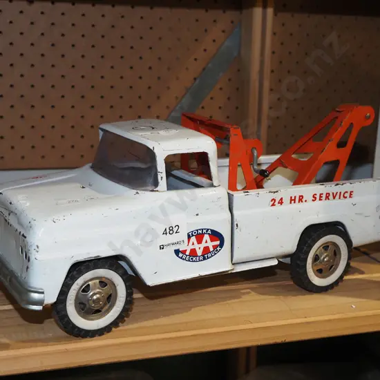 Tonka tow truck