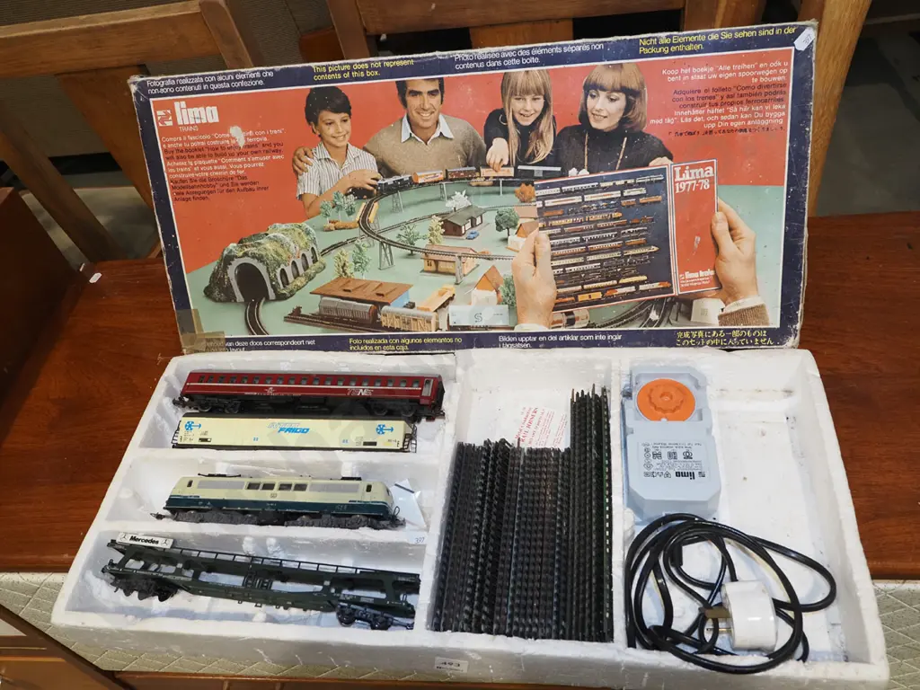 Lima train set Image 1++