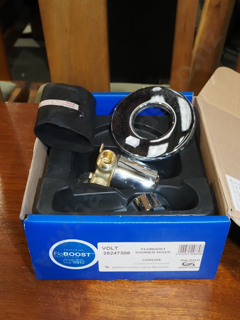 box; Greens shower mixer Image 1++