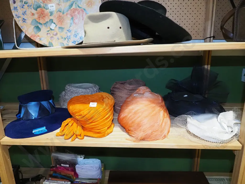 shelf of 7x ladies hats Image 1++