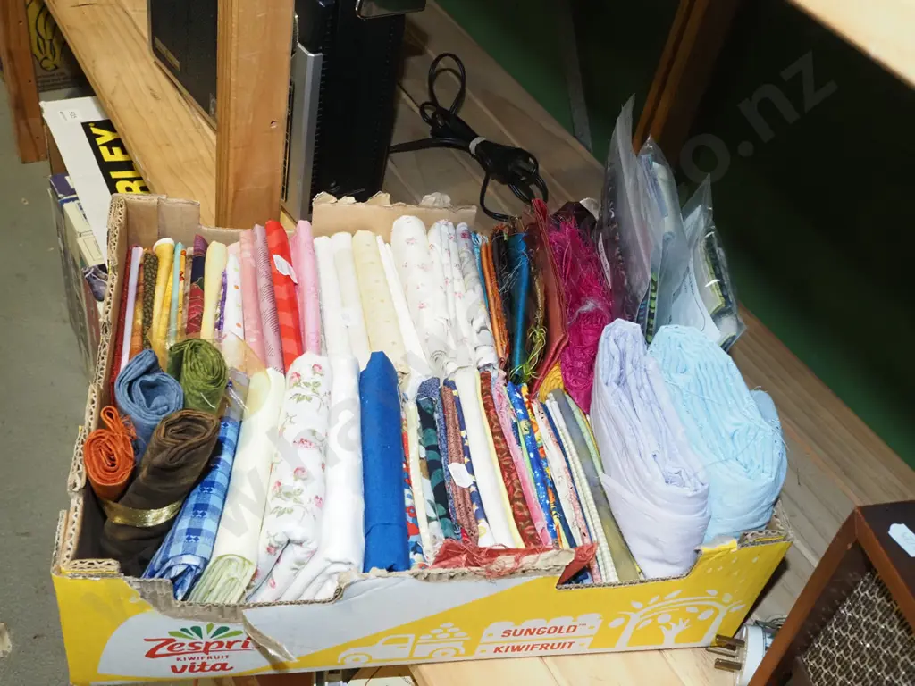 box of fabric pieces Image 1++