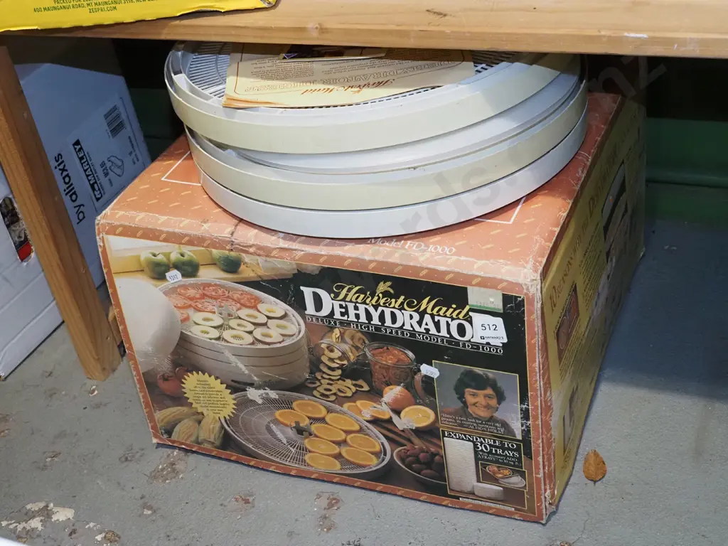 Harvest Maid dehydrator and accessories Image 1++