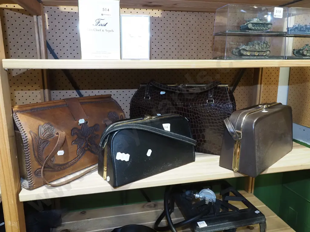 4x ladies hand bags Image 1++