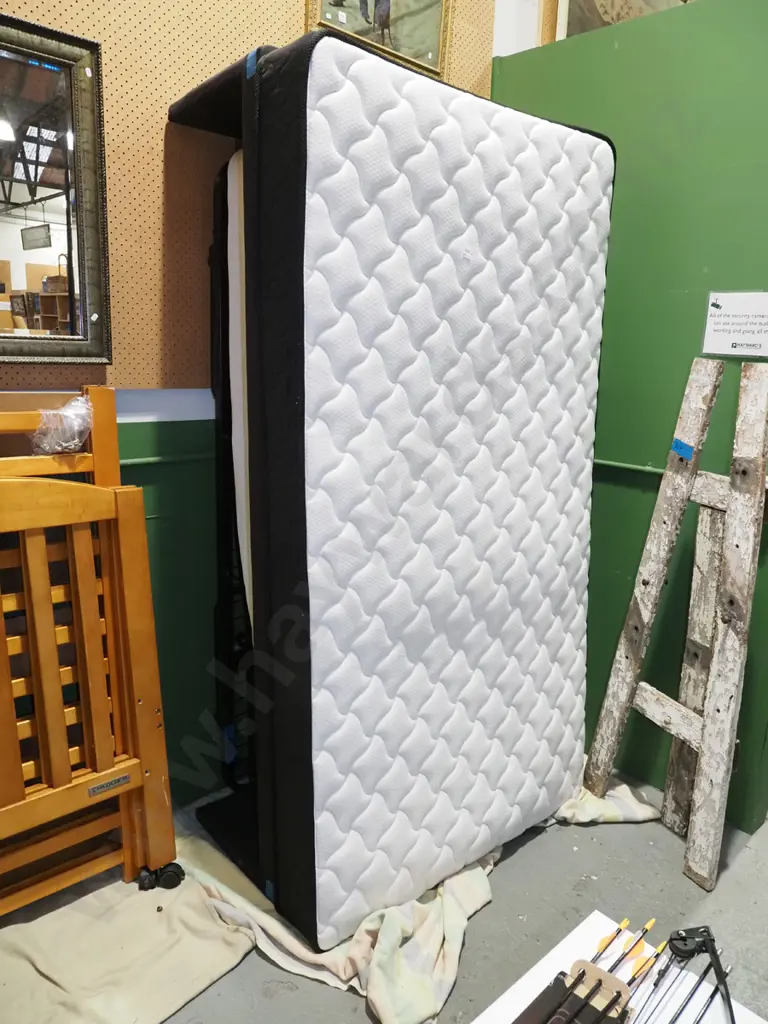 unbranded king single bed with pop up trundler Image 1++