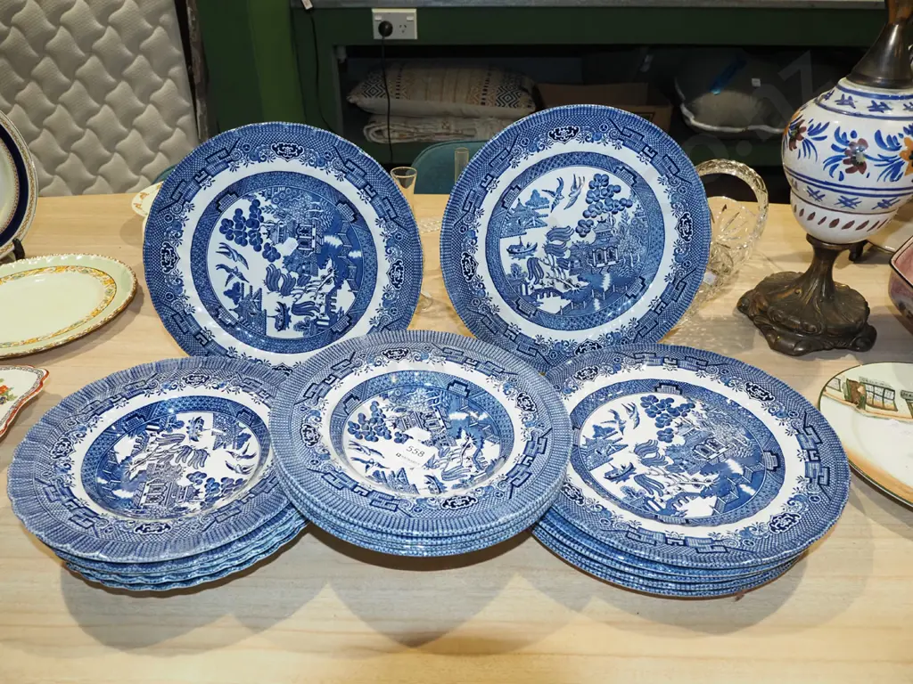 Royal Wessex willow pattern plates and bowls Image 1++