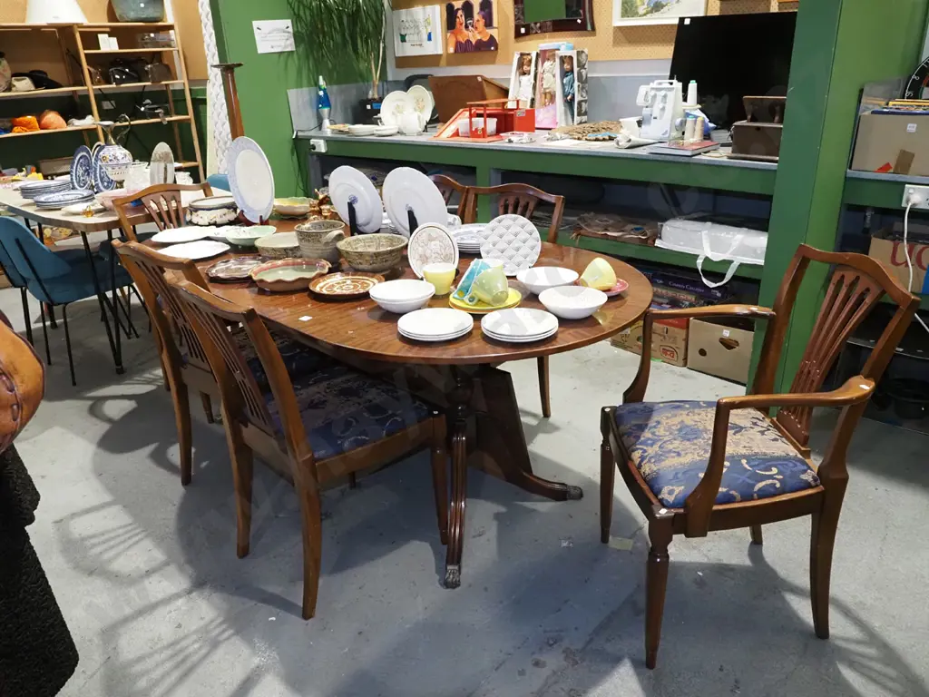 mahogany extending dining table with 6 matching chairs including 2 carvers Image 1++