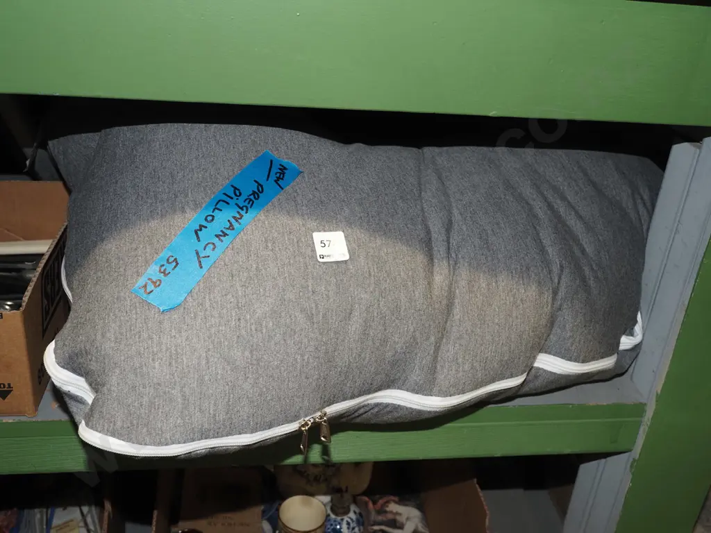 as new large pregnancy pillow Image 1++