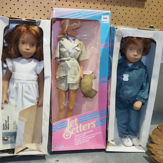 3x dolls in boxes - damage to boxes