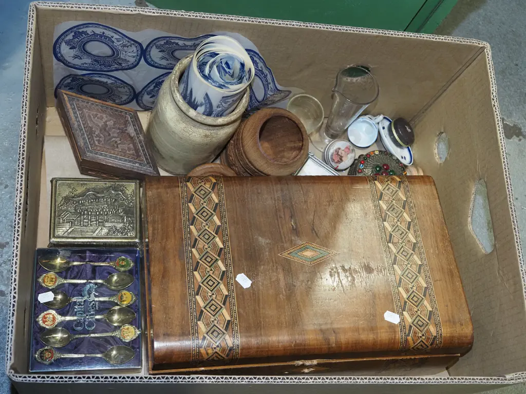 box; restorer's sewing box, teaspoons, trinket boxes etc Image 1++