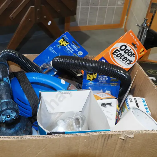 box; paint sprayer, light bulbs, lamp etc