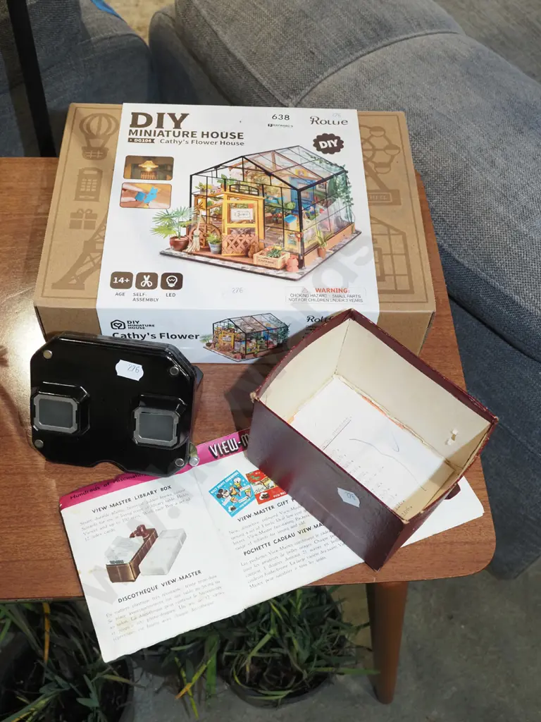 DIY miniature glass house, vintage Viewmasters Image 1++