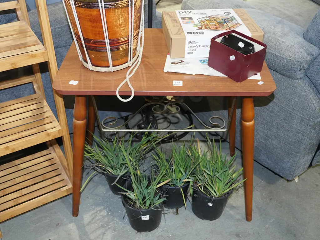 mid century formica top end table with magazine rack Image 1++