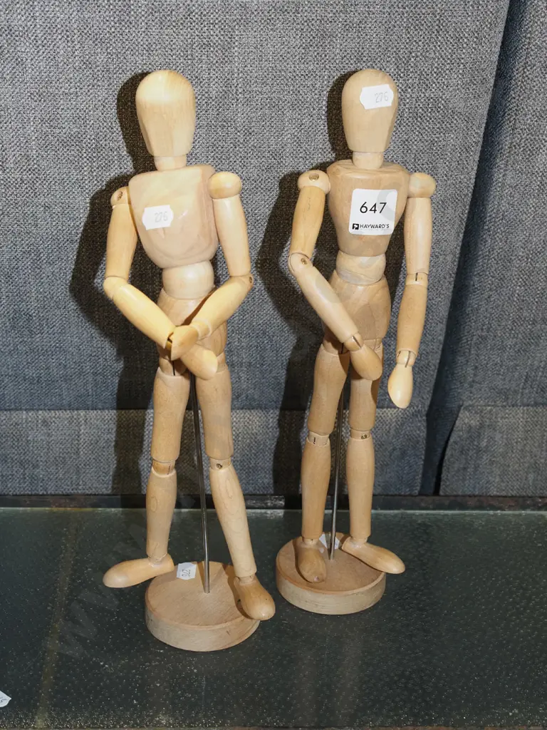 2x articulated artist models Image 1++
