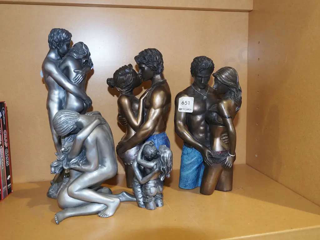 assorted composite kissing couples figurines Tallest H270 Image 1++