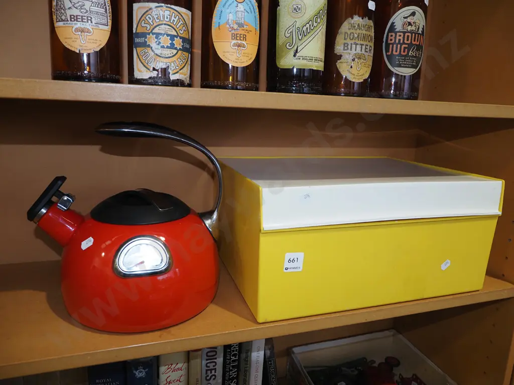 plastic breadbin, stove top Cuisine Art kettle Image 1++