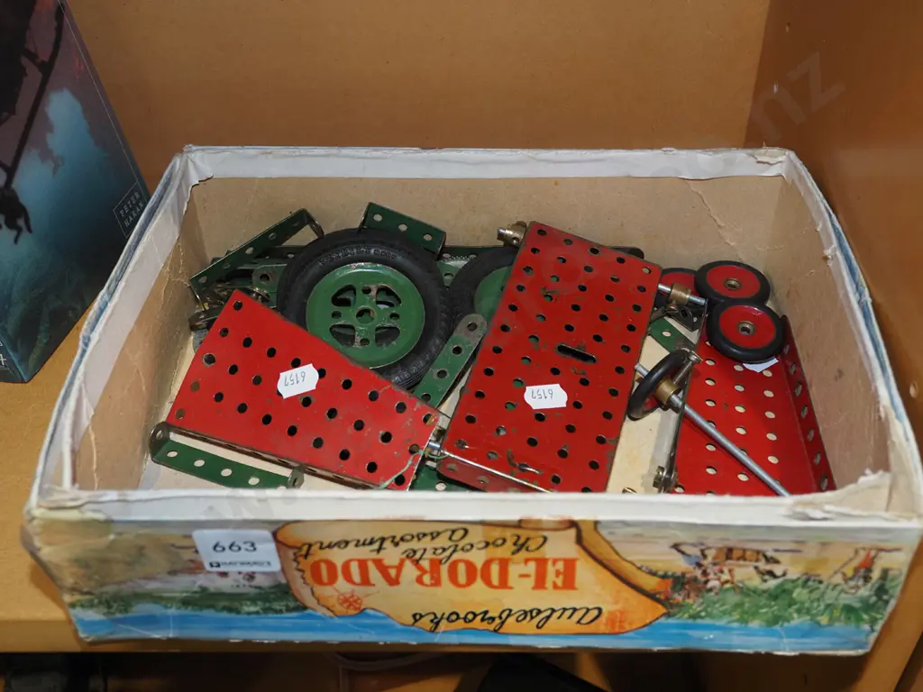 box of vintage Meccano Image 1++