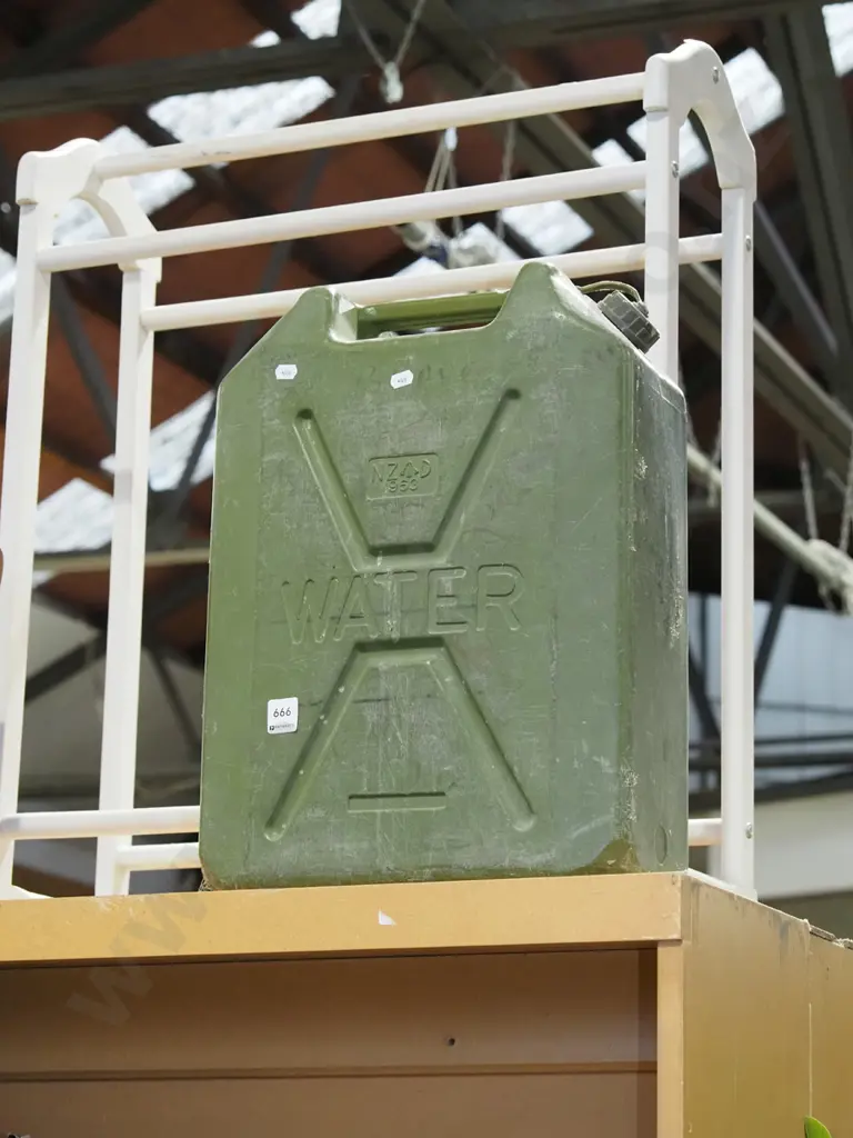 NZ Defense Force 1963 plastic water container Image 1++