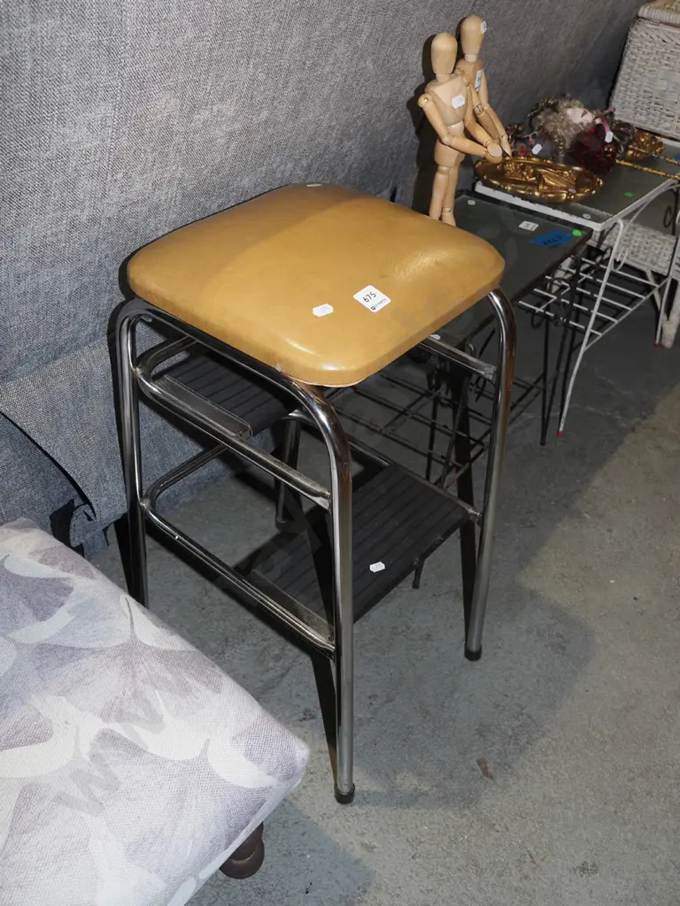 brown vinyl and chrome kitchen stepstool Image 1++