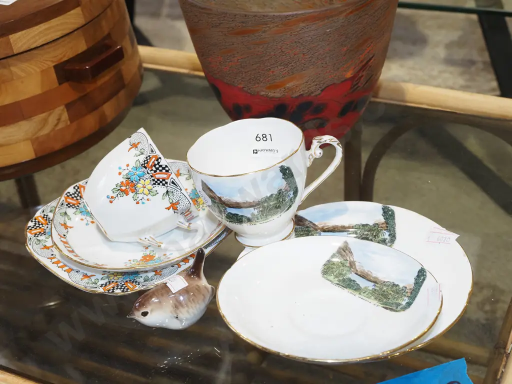 Royal Albert trio, Wanaka trio, small ceramic bird Image 1++