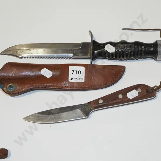 2 knives & 1 leather sheath