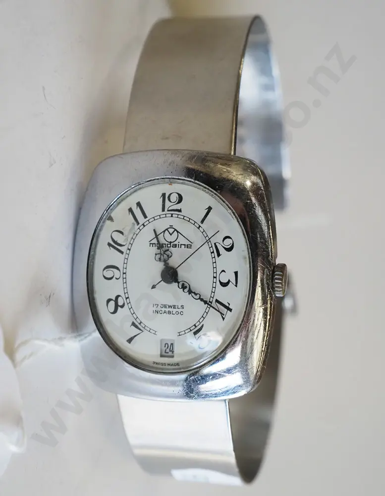 wristwatch Image 1++