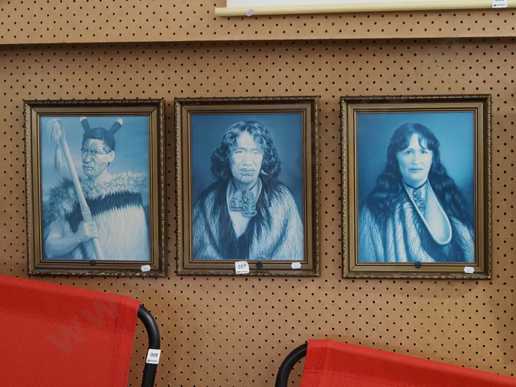 3x framed Lindauer prints - black dots Image 1++