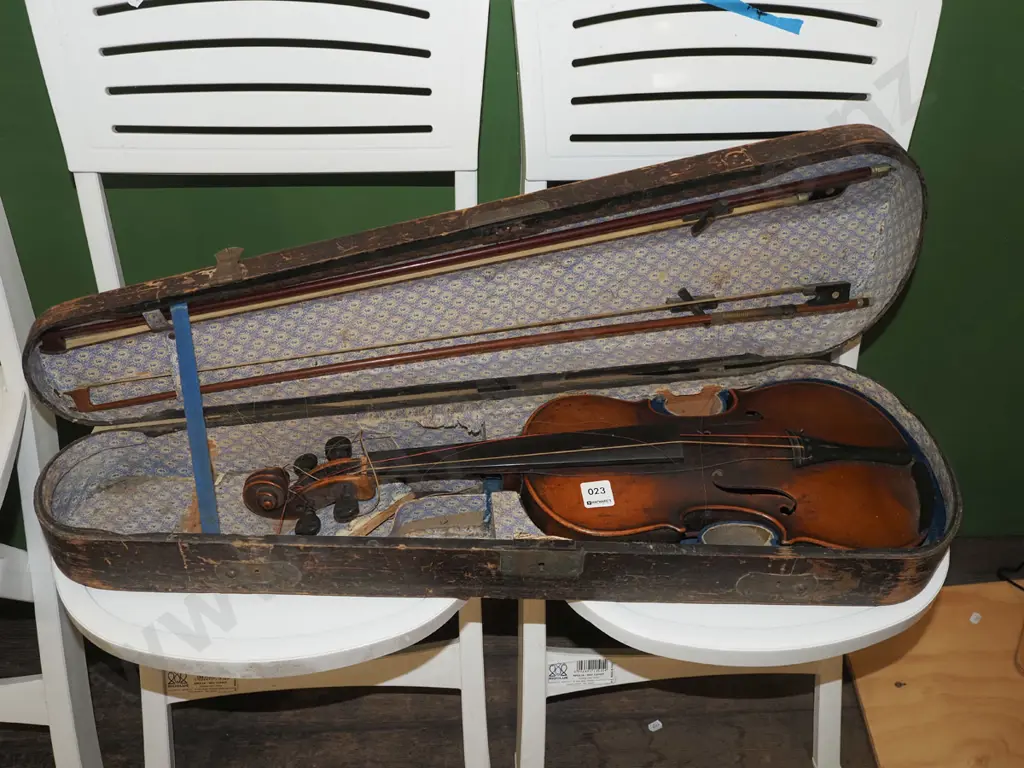 vintage violin and case Image 1++