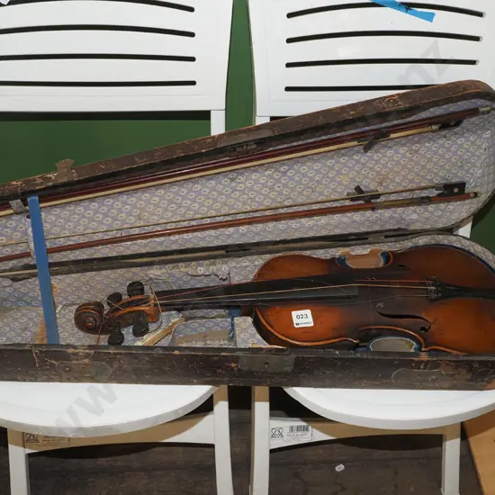 vintage violin and case