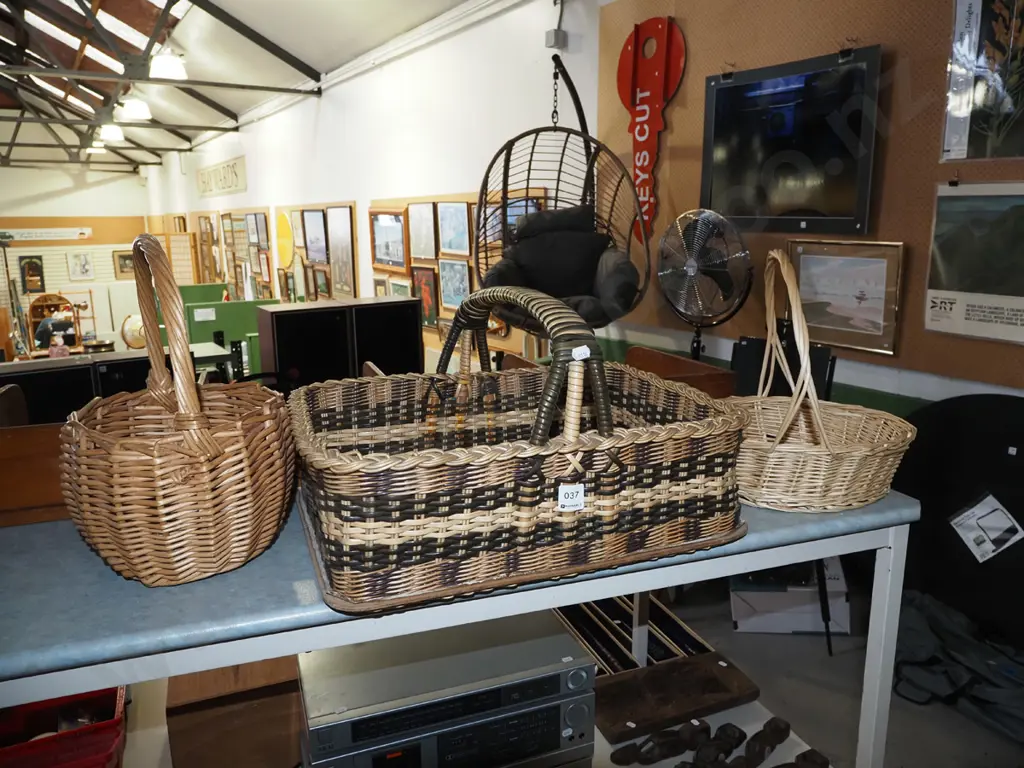 3x cane baskets Image 1++