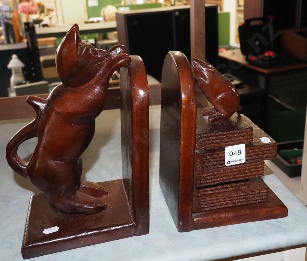 wooden cat and mouse themed book ends Image 1++