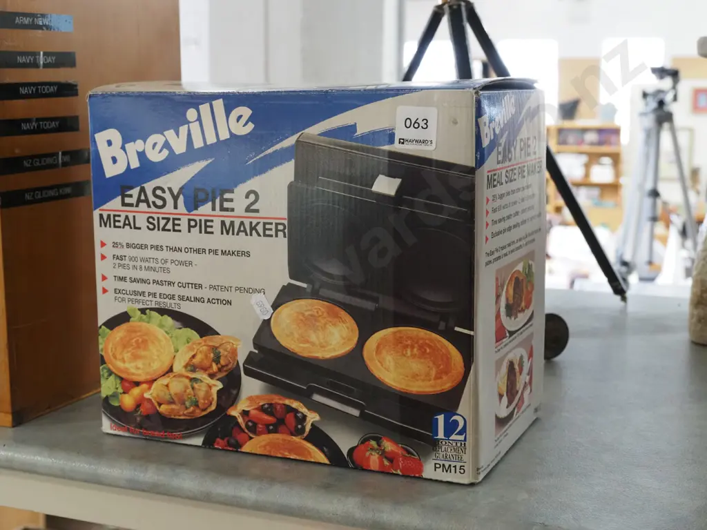 as new Breville pie maker Image 1++