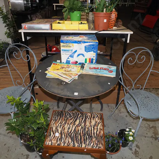 metal foldaway outdoor table and 2 chairs