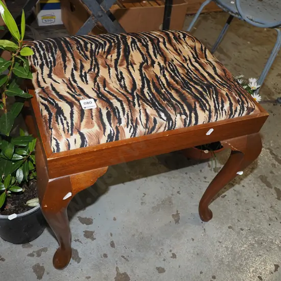 mahogany cab leg stool