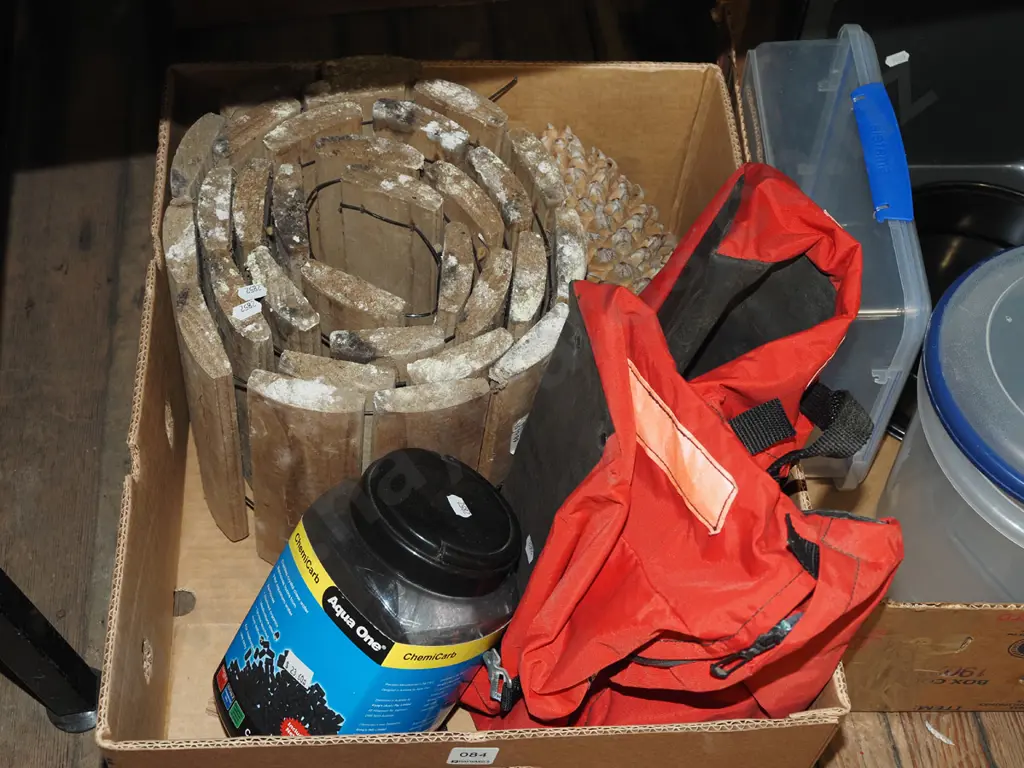 box; cycle panniers, pine cone, fish tank etc Image 1++