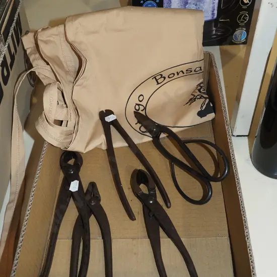 box; bonsai clippers, scissors, Otago Bonsai apron
