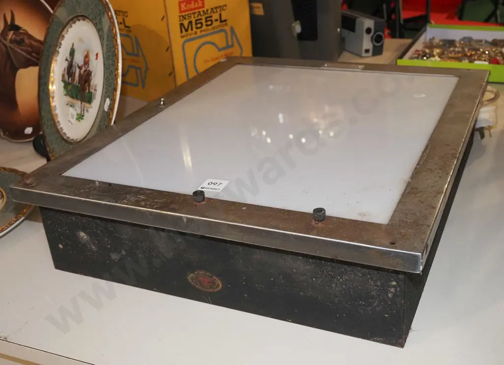 light box/ xray reader - slight rust Image 1++