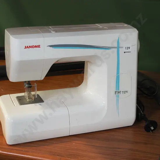 Janome FM725 sewing machine