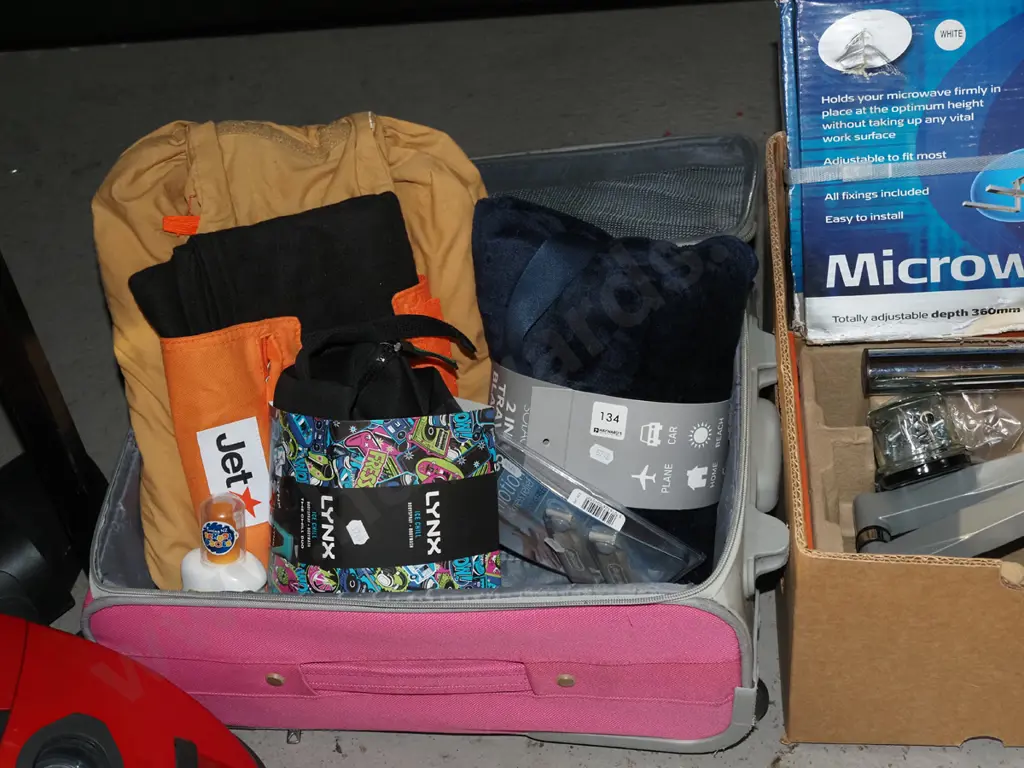 carry on bag and accessories Image 1++