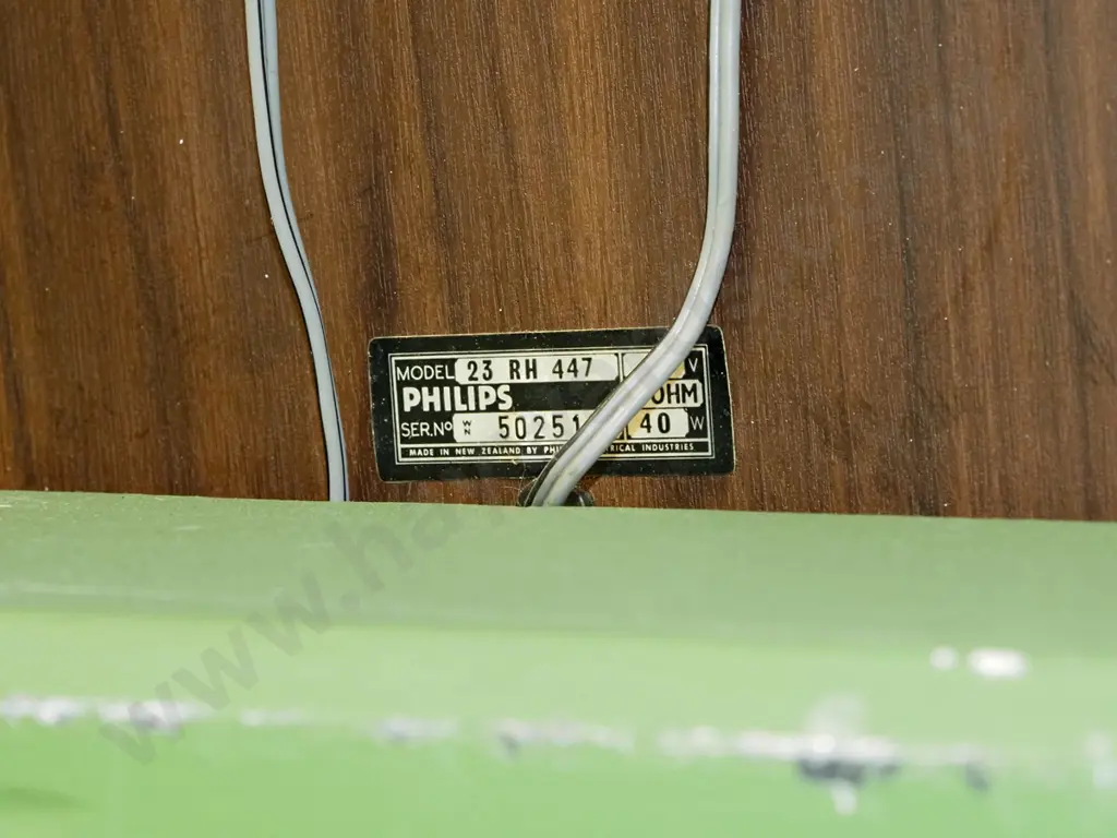 pair of International Hi- Fidelity speakers Image 1++