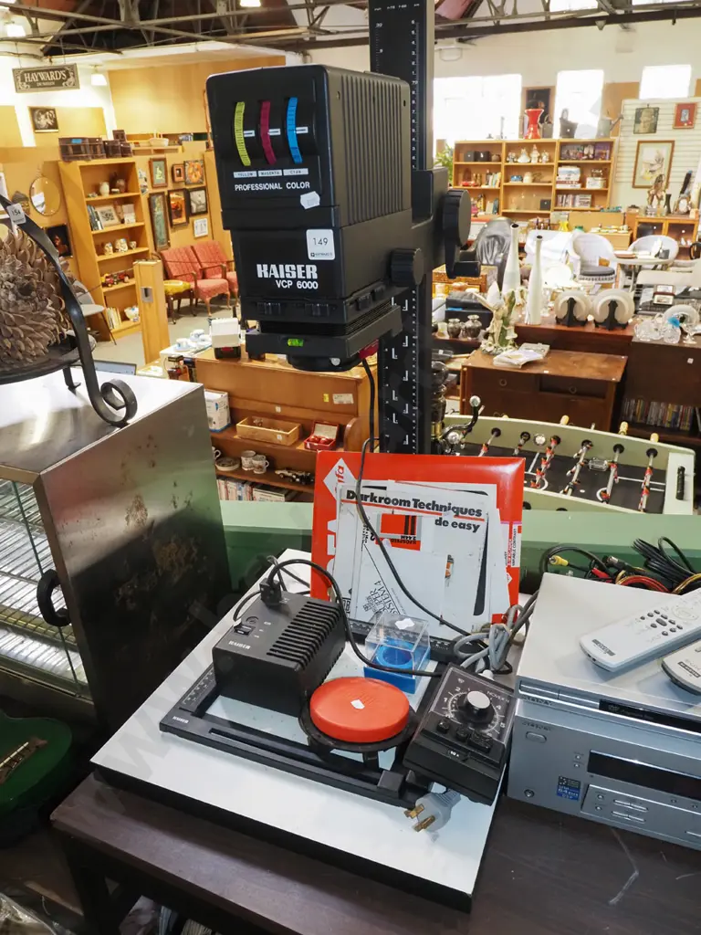Kaiser Colour dark room enlarger with paper and accessories Image 1++