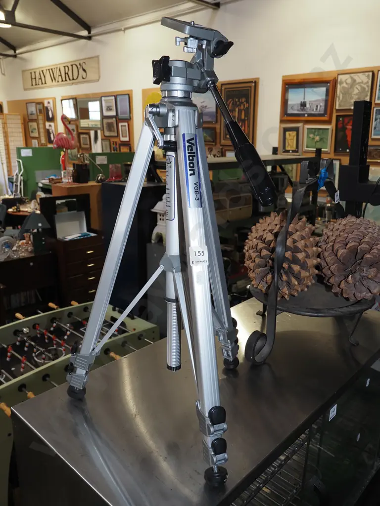 Velbon camera tripod Image 1++