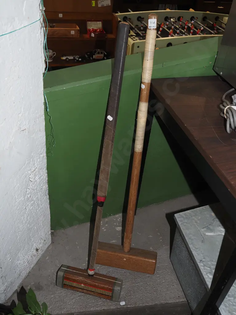 2x croquet mallets Image 1++