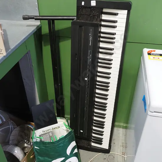 Roland EP-7 keyboard, bag and accessories - AS IS - No Returns - some notes not sounding