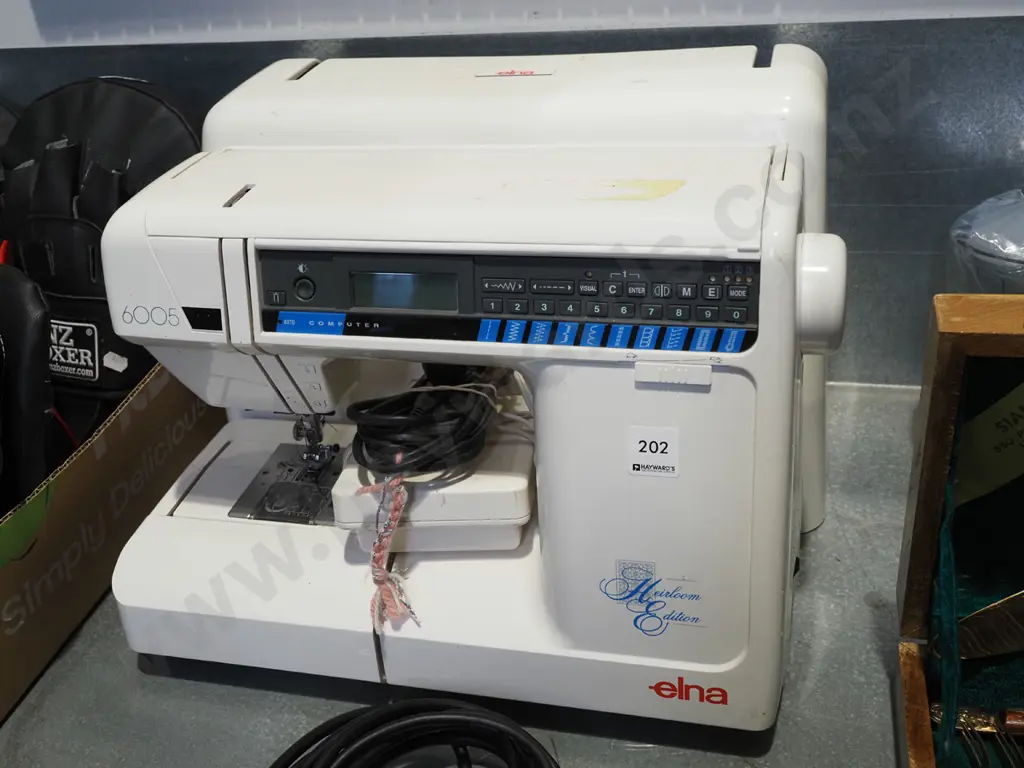 Elna 6005 Heirloom Edition sewing machine Image 1++