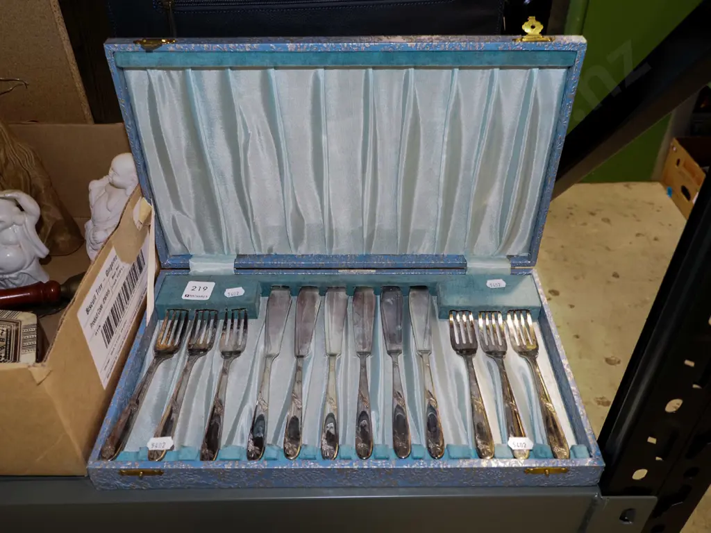cased fish set Image 1++