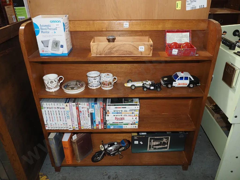 solid oak? bookcase H980 W940 D150 Image 1++
