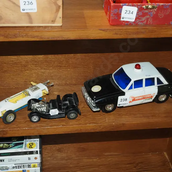 model vehicles - Triang race car missing back wheels