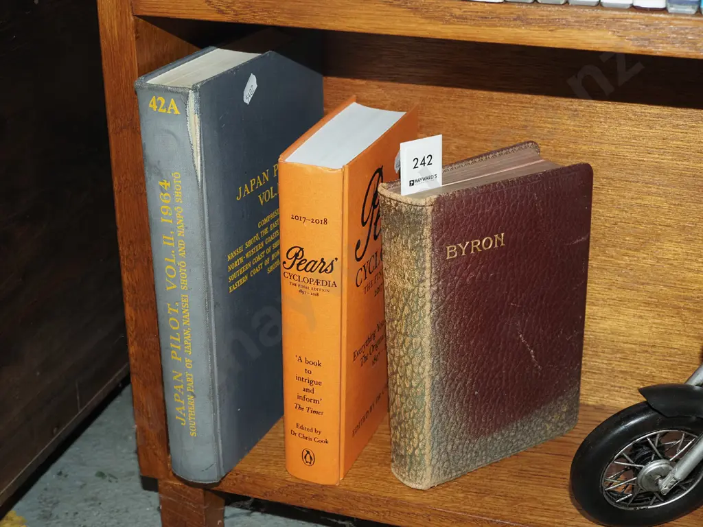 3 books - Pears Encyclopedia, Byron, Japanese pilot book Image 1++