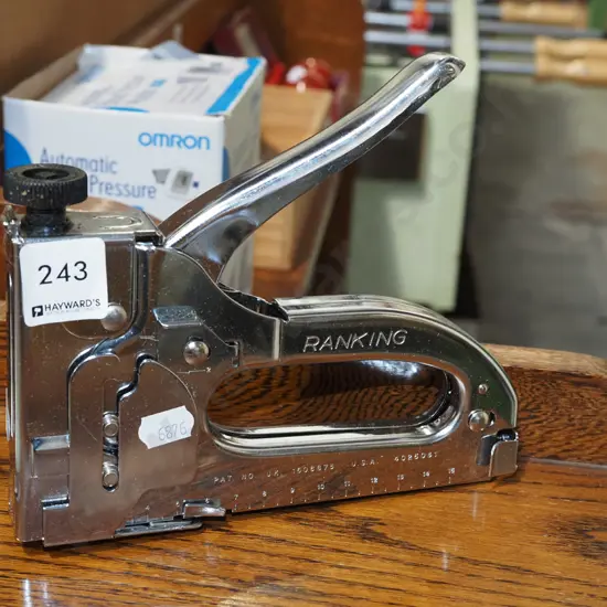 staple gun